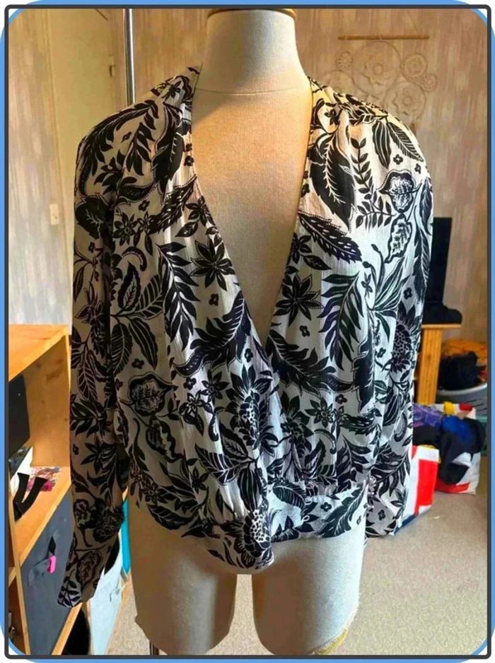 Tres  jolie cache coeur taille  40 - photo numéro 3