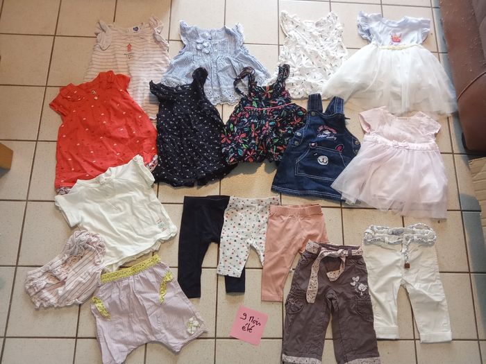 Lot de 17  vêtements mi saison, été, bébé fille 9 mois , robes jean, tutu,   leggings, pantalons, rose, blanc, marine, noir, fleuri, rouge, tunique, blouse