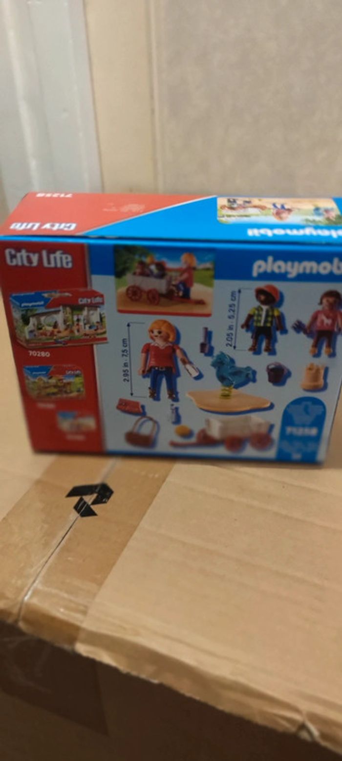 Playmobil nourrice avec enfants neuf 4/10 ans - photo numéro 2