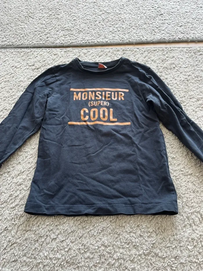 TEE shirt