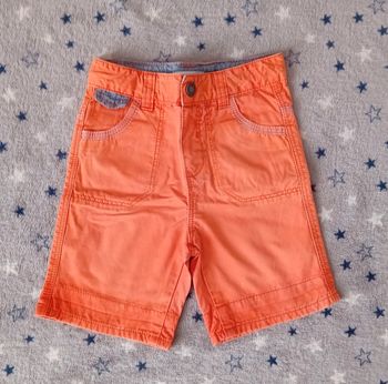 Short Okaïdi taille 23 mois en bon état