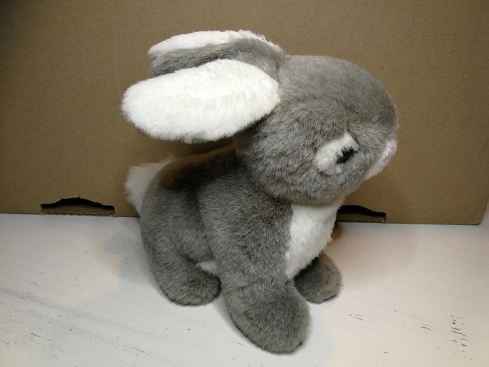 Peluche doudou lapin gris et blanc - photo numéro 2
