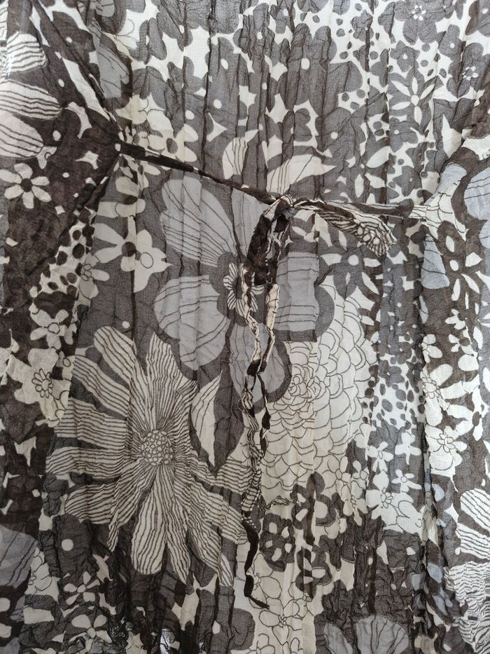 Superbe chemisier voilée multi-laçage et frou-frous - photo numéro 4