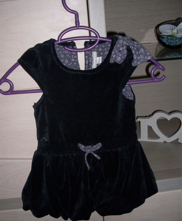 robe en velours 2 ans comme neuve - photo numéro 2