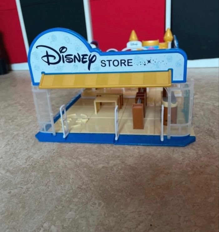 Disney Store en bon état complet avec 5 surprise - photo numéro 2