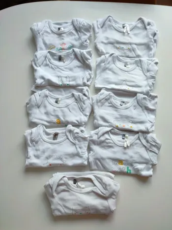 Lot 9 bodies manches longues 12 mois