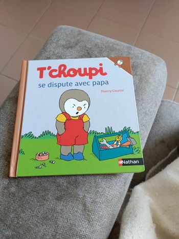 T'choupi se dispute avec papa