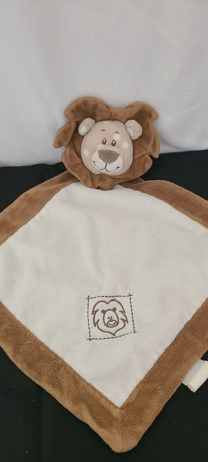 Doudou plat Lion beige marron Action grelot - photo numéro 2