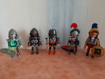 LOT DE 5 FIGURINES CHEVALIERS "PLAYMOBIL" - NEUVE - 2017 - n°50