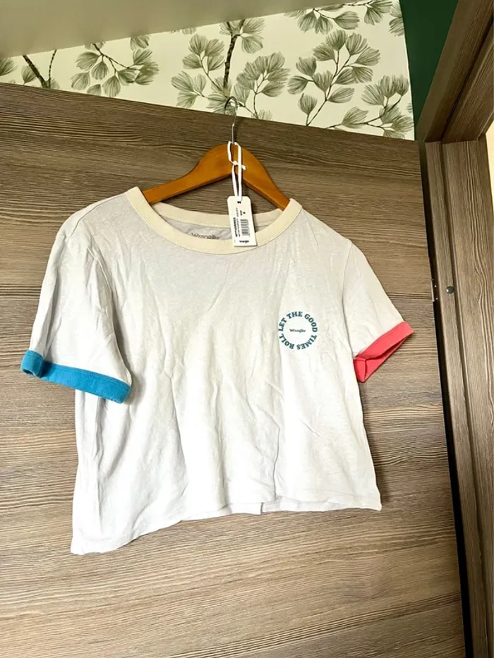 T-shirt court Wrangler color block neuf avec étiquette