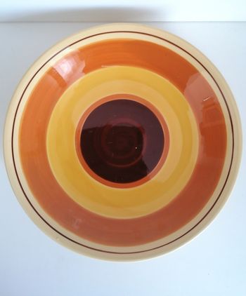 Plat saladier pop vintage 1970 peint à la main porcelaine de Gien.