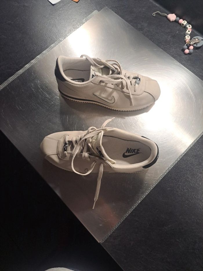 Chaussures nike cortez  taille 41 - photo numéro 9