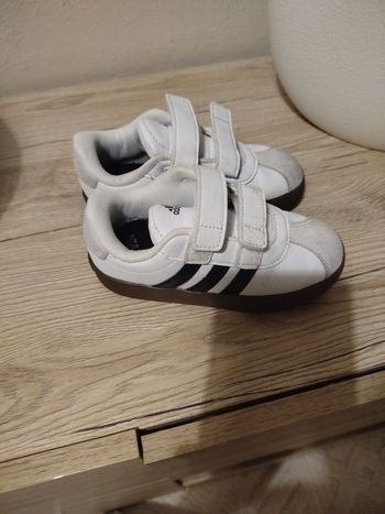 Basket adidas enfant 