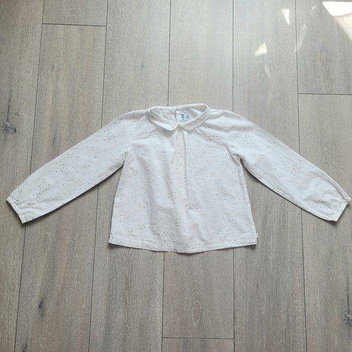 Très jolie chemise blanche à motif. Fille 8 ans. Marque Okaidi