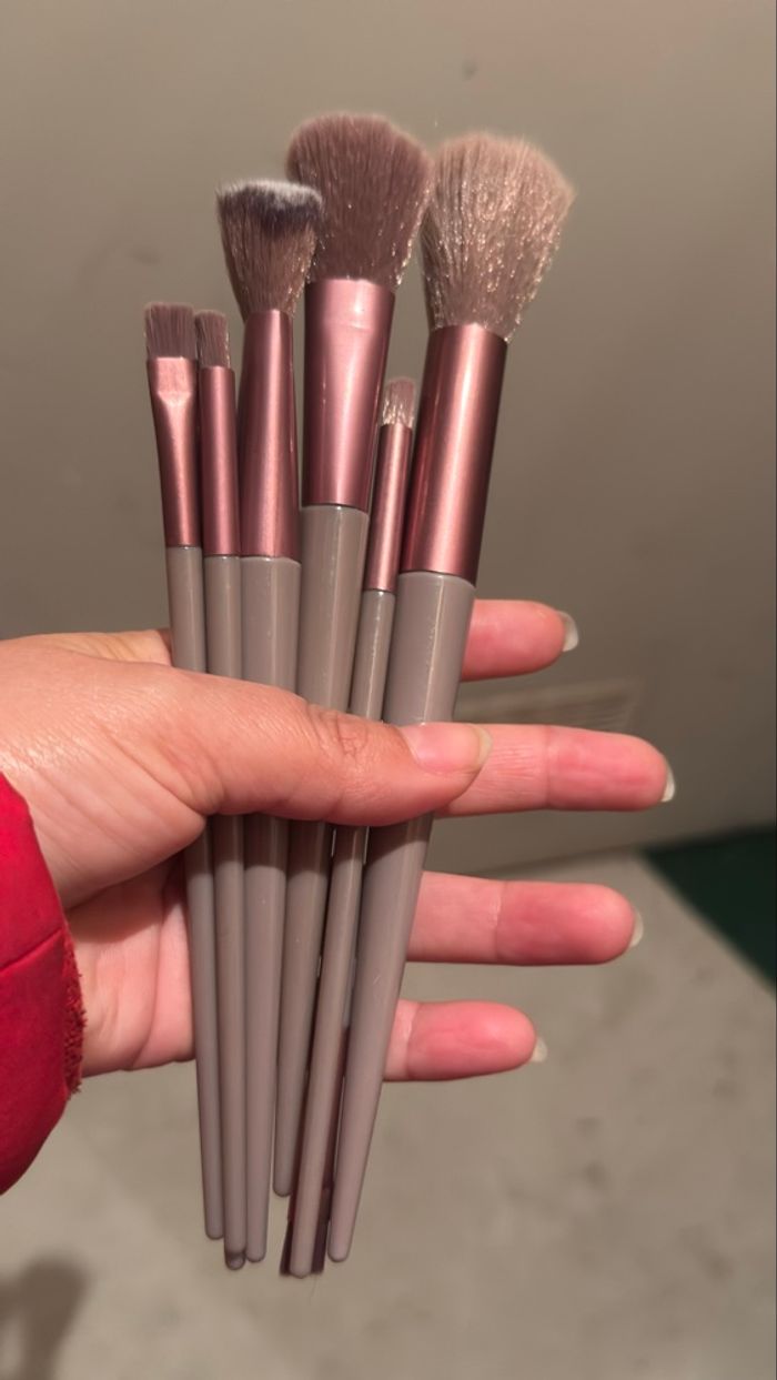 Set de 8 pinceaux maquillage – neuf