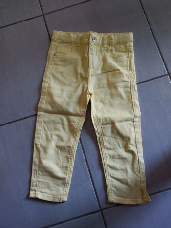 Pantacourt neuf juste lavé taille 5 ans fermeture pression