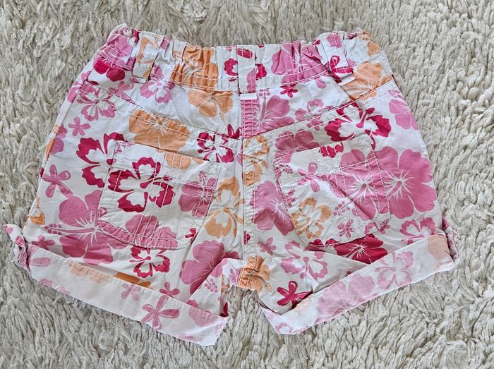 Short fleurie 3 ans - photo numéro 2