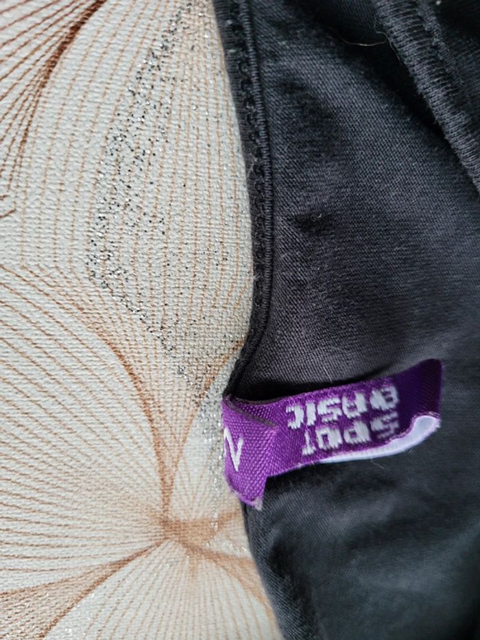 Haut/ t shirt taille 2 - photo numéro 5
