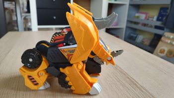 Switch & Go Dinos - Molops, le Super Triceratops (Pelleteuse)