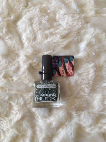 Fashionista Diamond Rock