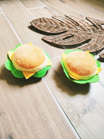 🍔 Dinette lot de 2 hamburgers sandwichs en tissu- peluche