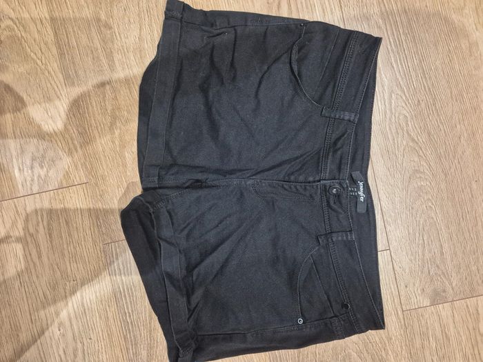 Short taille 40 neuf - photo numéro 6