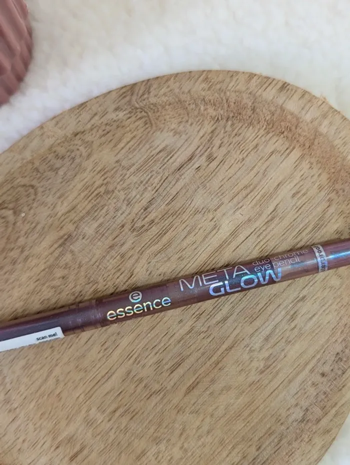 🌟 Crayon yeux duo-chrome – Essence Meta Glow - photo numéro 2