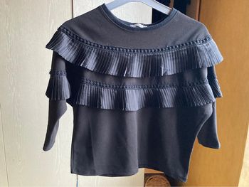 Superbe sweat manches 3/4 et volants avec dentelle marque Cherry Koko taille L