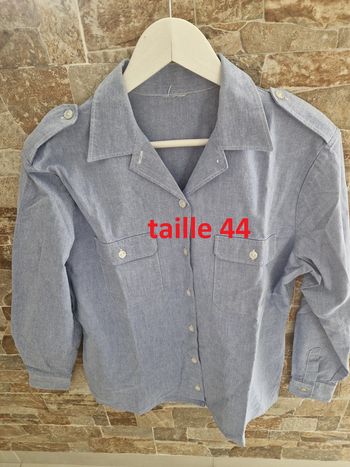 1 chemise bleu n°2 taille 44