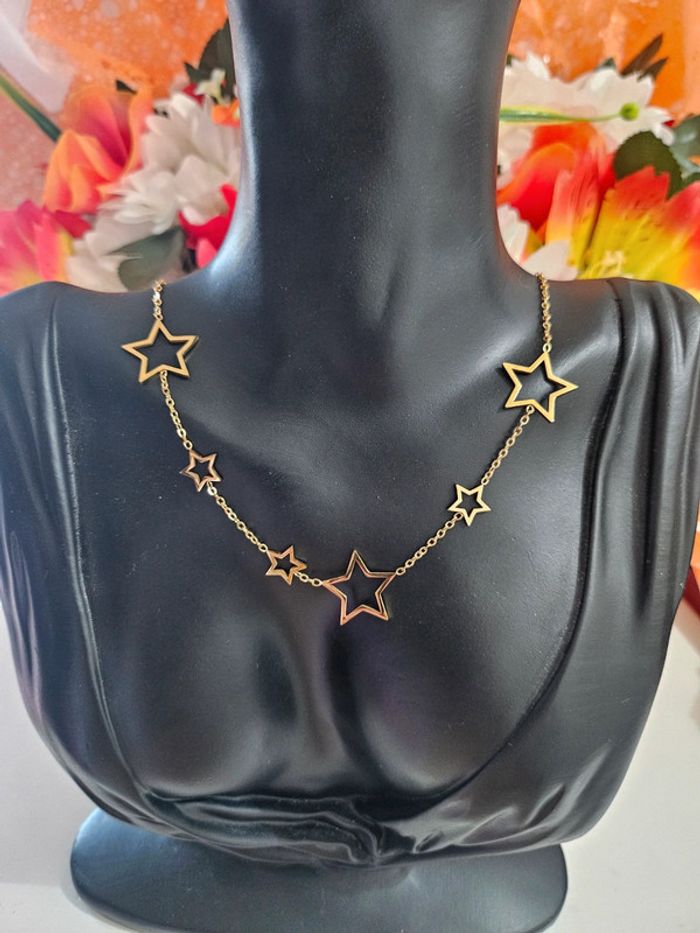 Collier avec étoiles en acier inoxydable