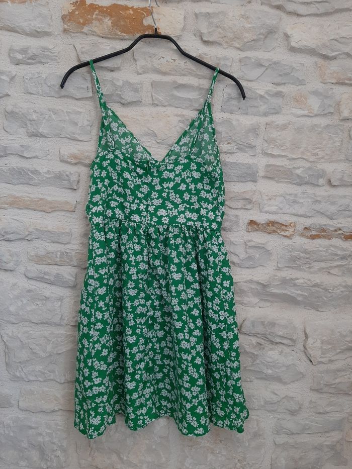 Robe d été verte et blanche "Shein" taille S (36) en très bon etat - photo numéro 4
