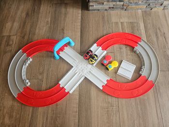 Circuit de voiture chicco télécommandé