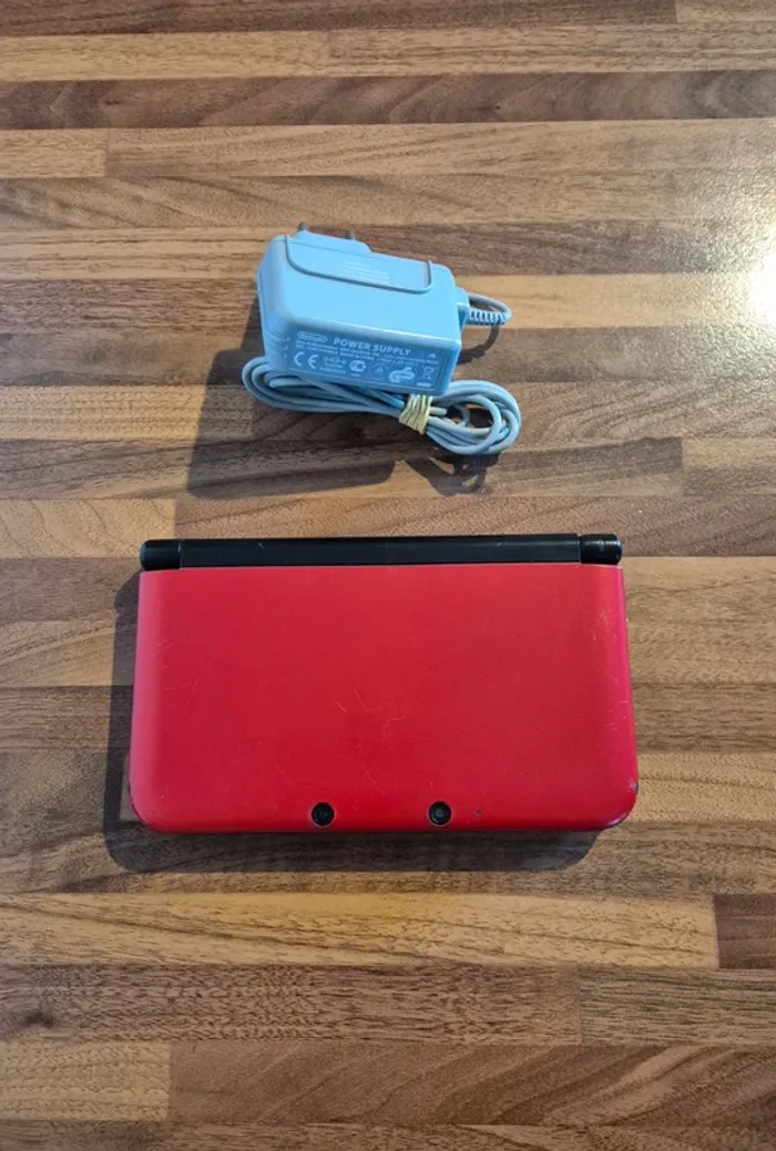 Console Nintendo 3DS XL rouge - photo numéro 3