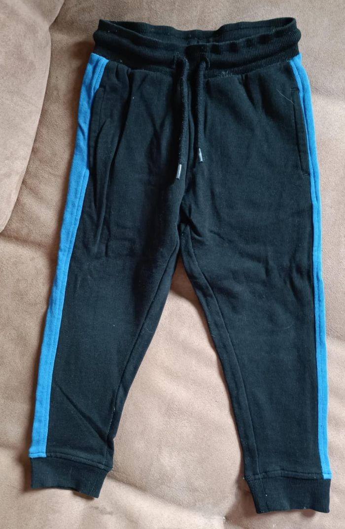 Lot vêtements 4 ans garçon - photo numéro 4