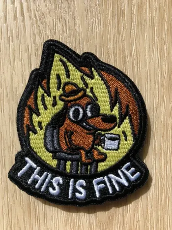Patch écusson brodé chien camping neuf