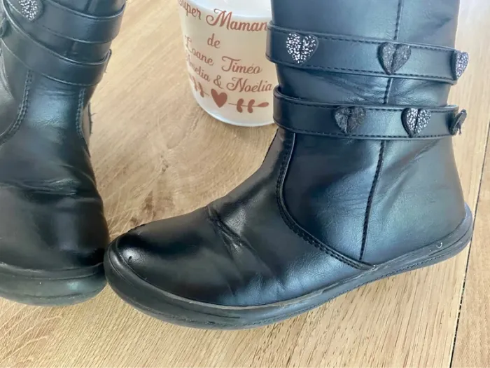 Bottes cuir pointure 30 valeur 70€ - photo numéro 2