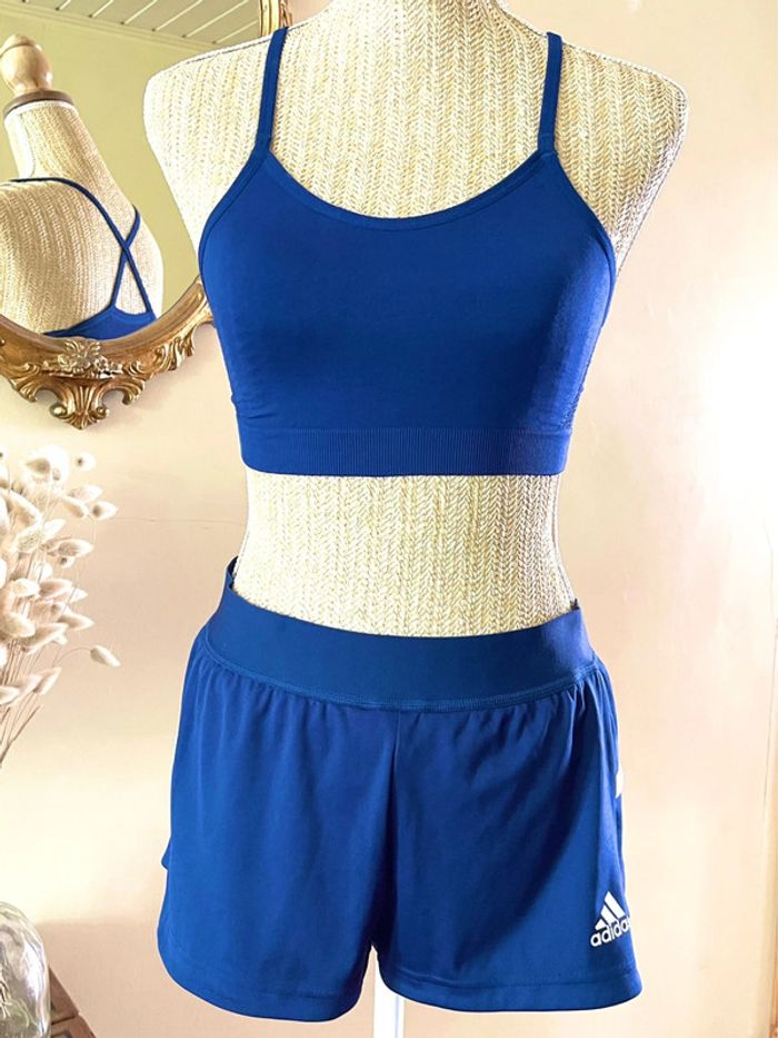 Ensemble Sportif brassière Nike et short adidas meme coloris bleu - photo numéro 6