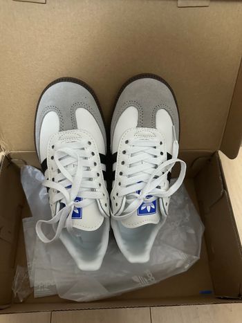 Baskets Adidas taille 39