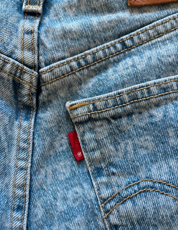 Short Levi’s Ribcage mini court W27 taille haute 36/38 S/M effet frangé imprimé logo bleu clair - photo numéro 12