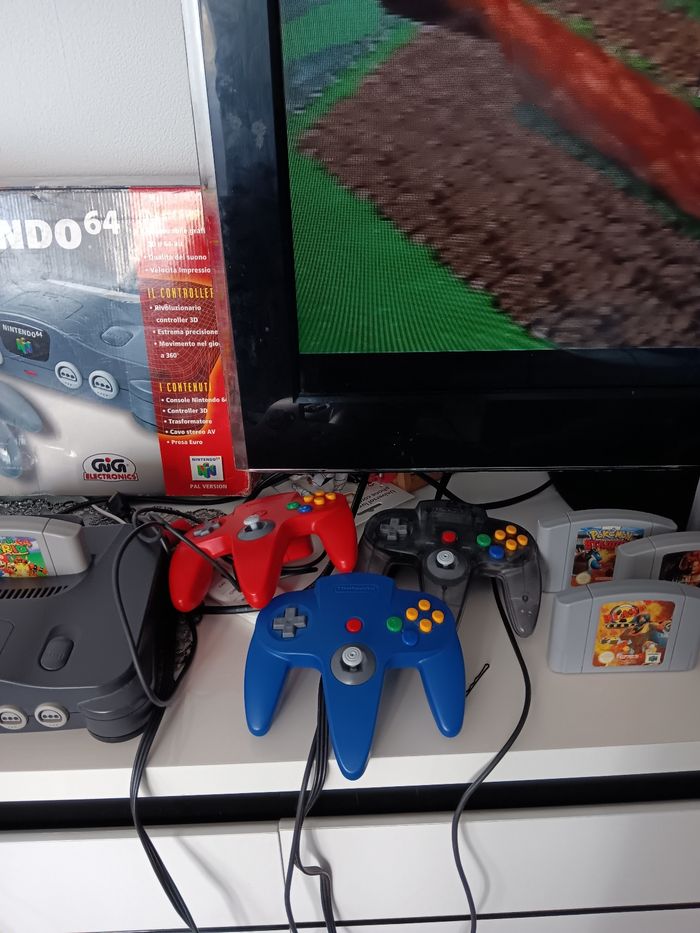 Console Nintendo 64 - photo numéro 3