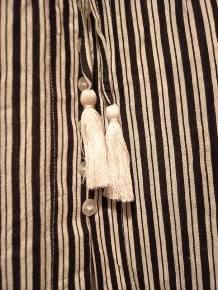 Jupe mi longue. Marque pinklaundry. . Taille smocké. Rayée noire et blanc . - photo numéro 4
