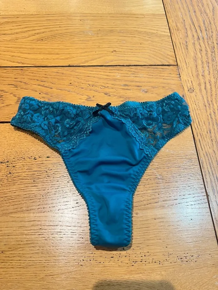 String bleu