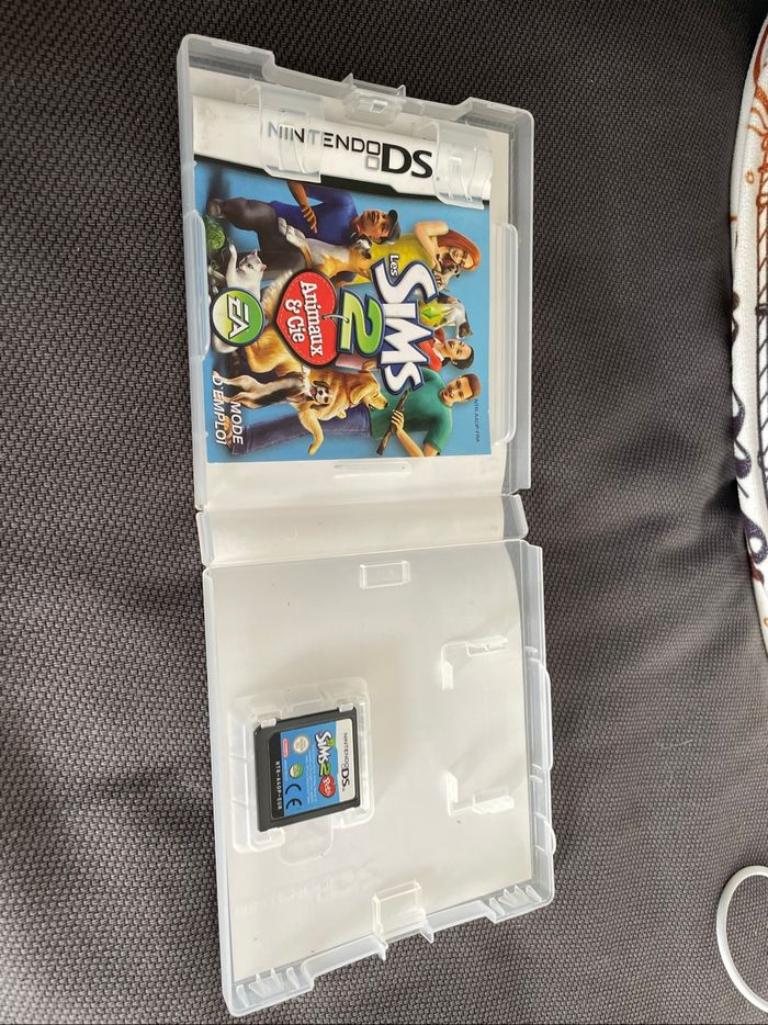 Jeu DS les sims 2 pets - photo numéro 2