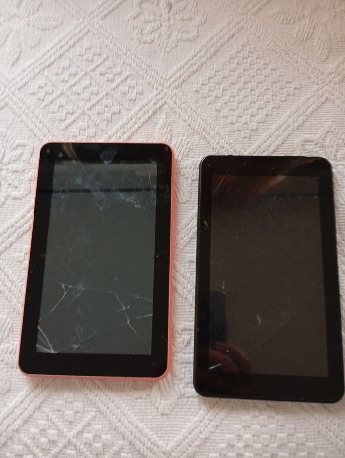 Lot 2 tablettes pour pièces