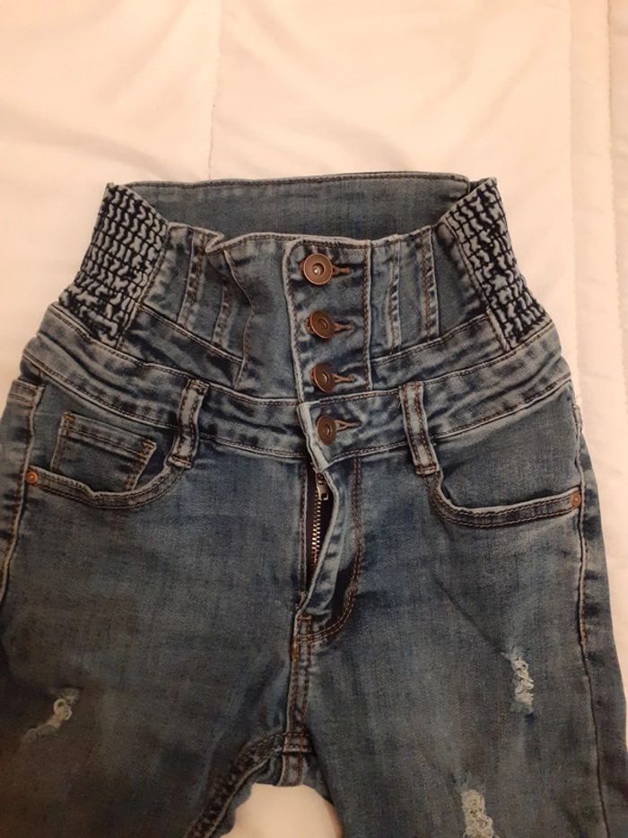 Jeans bleu  taille montante - photo numéro 11