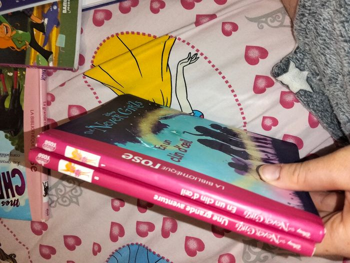 Lot Livre "the never girls " - photo numéro 6