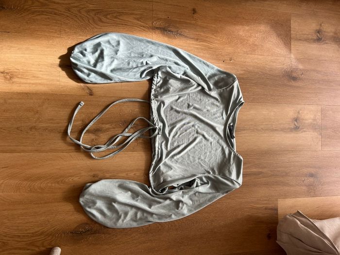 Top moulant manche longue vert sauge asos design - photo numéro 8