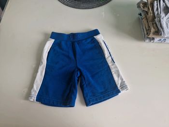 Short 4 ans