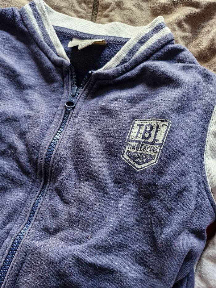 2 sweets zippés dont 1 a capuche - photo numéro 2