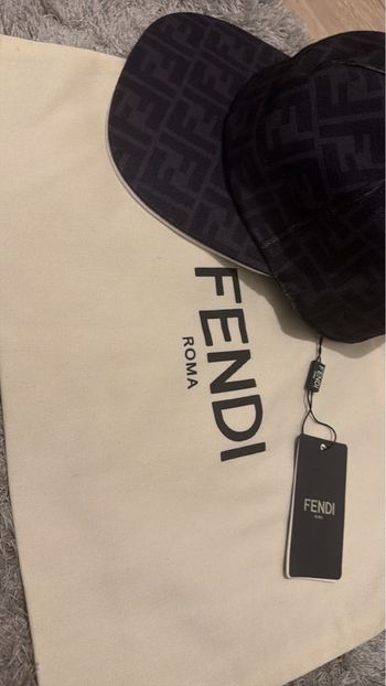 Casquette fendi noir